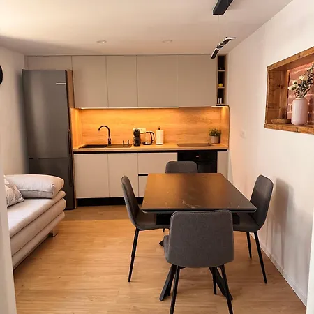 Heritage Stone House Apartment