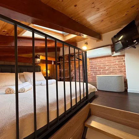 Heritage Stone House Apartment