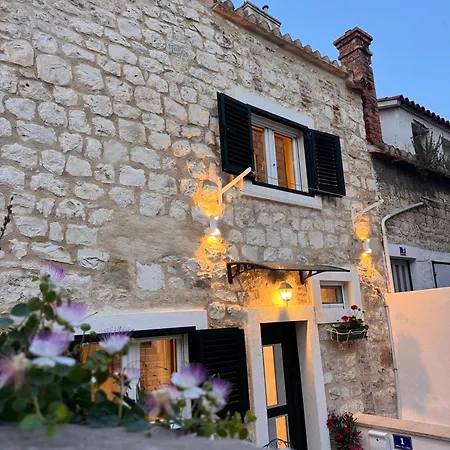 Apartment Heritage Stone House *